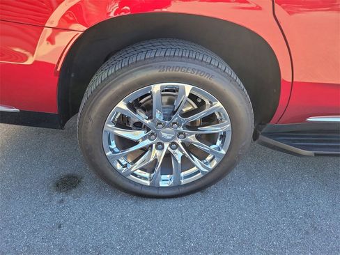 Used 2021 Cadillac Escalade Premium Luxury w/ LPO, Radiant Package image 12