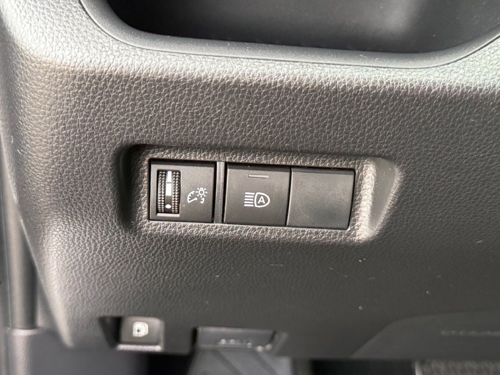 Used 2025 Toyota RAV4 XLE AWD/4WD image 20