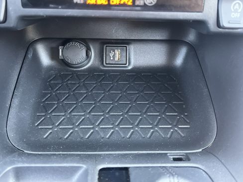 Used 2023 Toyota RAV4 XLE image 8