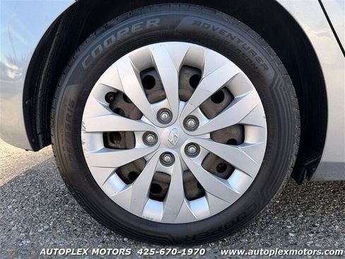 Used 2016 Hyundai Elantra GT FWD image 22