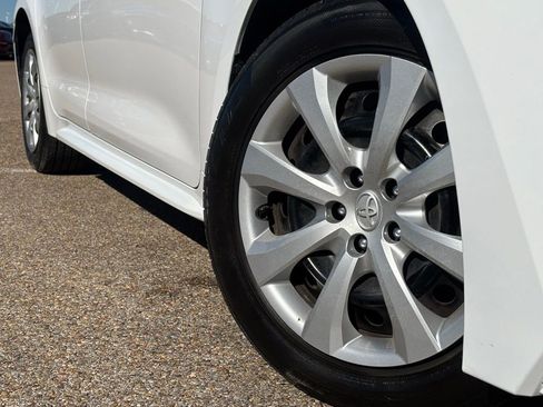 Used 2024 Toyota Corolla LE image 2