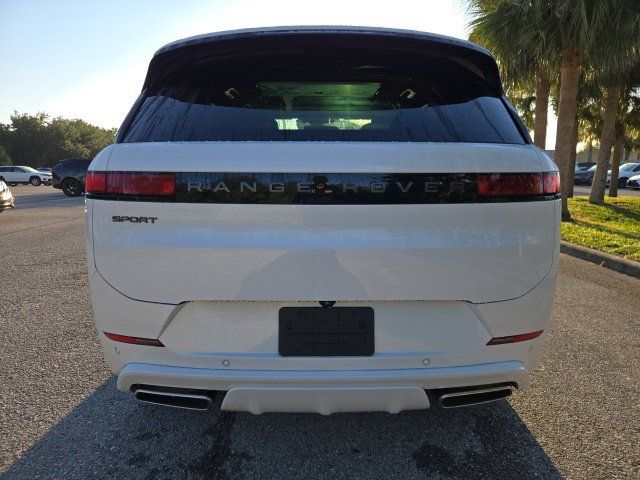 Used 2025 Land Rover Range Rover Sport Dynamic SE AWD/4WD image 4