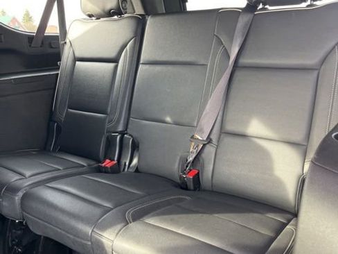 Used 2023 Chevrolet Suburban Premier AWD/4WD image 31
