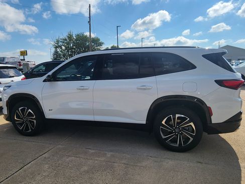 Certified 2025 Buick Enclave Sport Touring AWD/4WD image 9