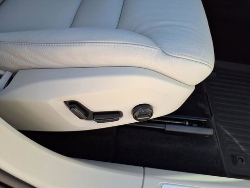 Certified 2024 Volvo XC60 B5 Plus w/ Protection Package Premier image 12