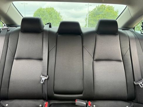 Used 2018 Honda Accord LX image 17