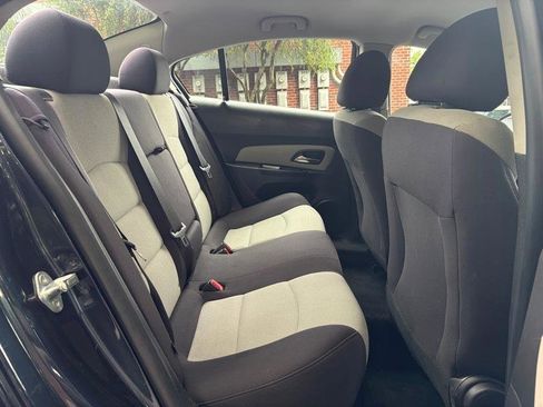 Used 2014 Chevrolet Cruze LS FWD image 32