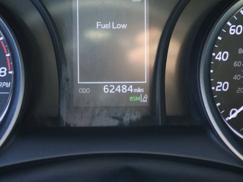 Used 2024 Toyota Camry SE image 29