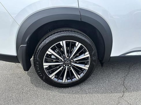 Certified 2026 Nissan Pathfinder Platinum w/ Cargo Package FWD image 11
