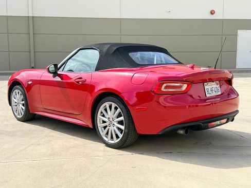Used 2019 FIAT 124 Spider Lusso w/ Visibility Group image 12