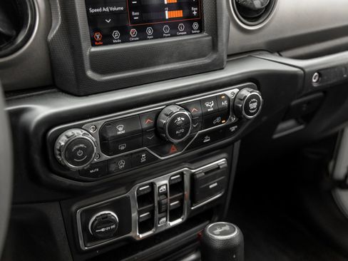 Used 2023 Jeep Wrangler Unlimited Sport AWD/4WD image 30