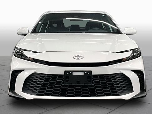 Used 2026 Toyota Camry SE FWD image 3