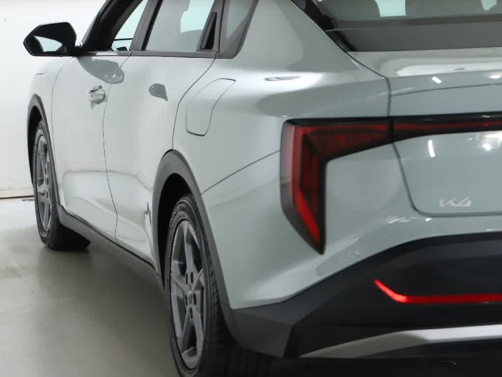 Used 2025 Kia K4 FWD image 41