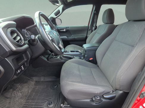 Used 2016 Toyota Tacoma TRD Off-Road w/ Towing Package AWD/4WD image 10