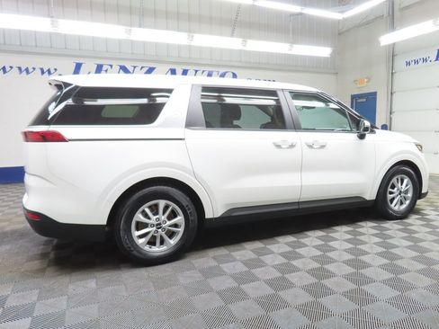 Used 2022 Kia Carnival LX FWD image 5