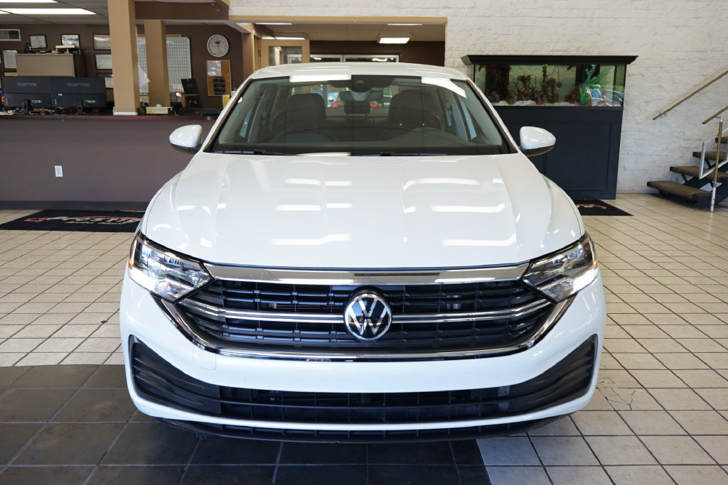 Used 2023 Volkswagen Jetta SE FWD image 17