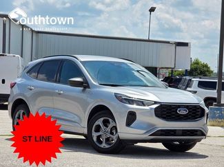 Used 2023 Ford Escape ST-Line w/ Tech Pack #1 AWD/4WD video 1