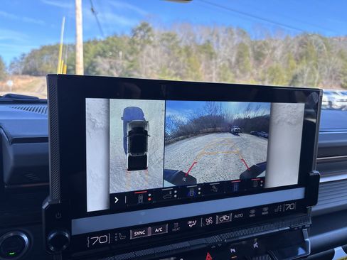 Used 2025 GMC Hummer EV 2X image 17