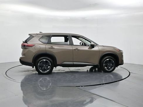 Used 2025 Nissan Rogue SV FWD image 2
