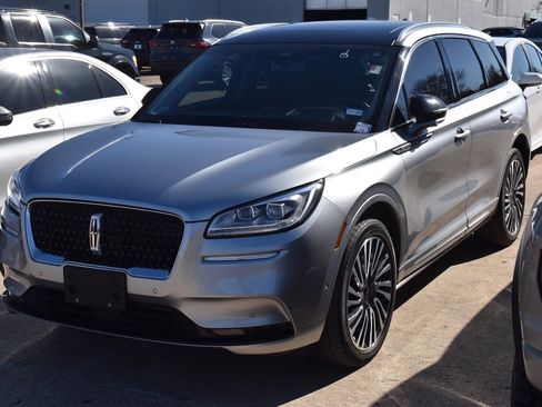 Used 2021 Lincoln Corsair Reserve w/ Equipment Group 201A image 2