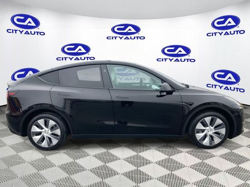 Used 2023 Tesla Model Y Long Range image 2