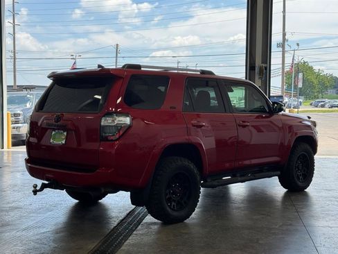 Used 2020 Toyota 4Runner TRD Off-Road Premium w/ Moonroof Package AWD/4WD image 3