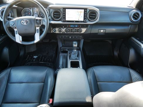 Used 2021 Toyota Tacoma Limited image 10