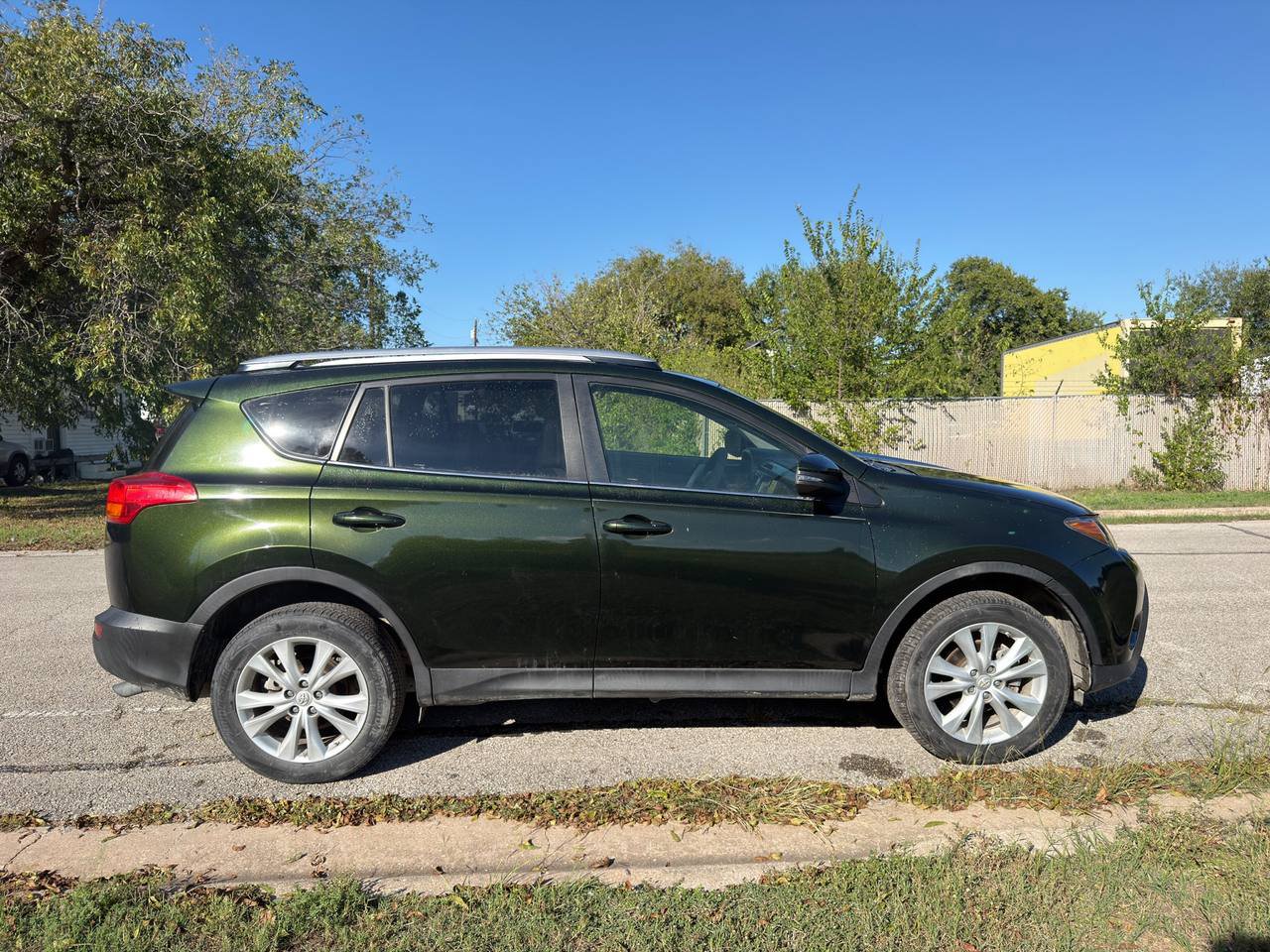 Used 2013 Toyota RAV4 Limited FWD image 1