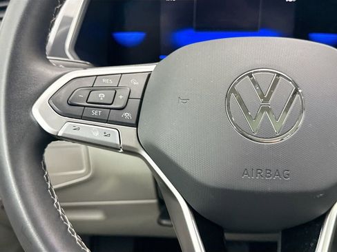 Certified 2023 Volkswagen Tiguan SE w/ Panoramic Sunroof Package image 11