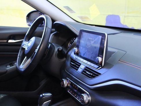 Used 2021 Nissan Altima 2.5 SR image 10