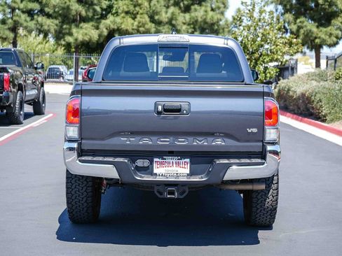 Used 2022 Toyota Tacoma TRD Off-Road AWD/4WD image 8