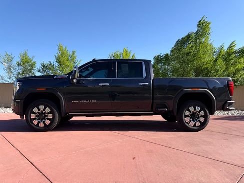 Used 2025 GMC Sierra 3500 Denali w/ Denali Reserve Package AWD/4WD image 4