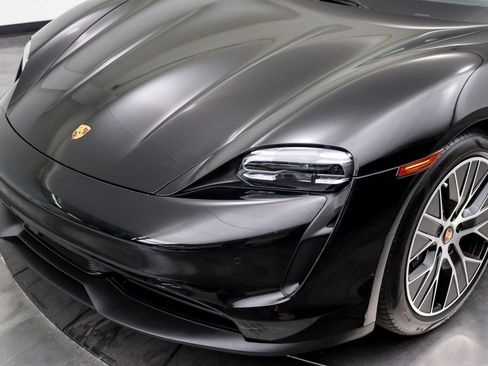 Used 2022 Porsche Taycan RWD image 10