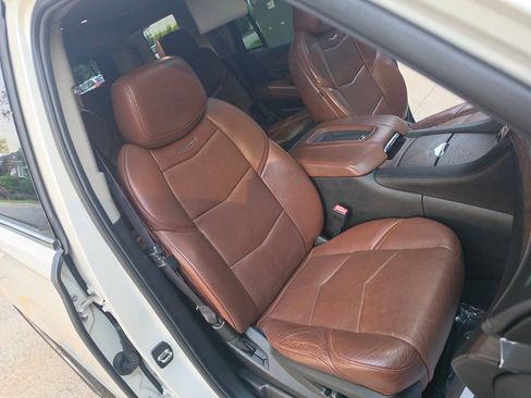 Used 2015 Cadillac Escalade Premium AWD/4WD image 13