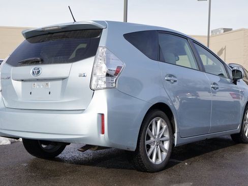 Used 2013 Toyota Prius V Five image 5
