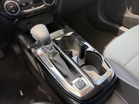 Used 2025 Chevrolet Trax LT FWD image 41