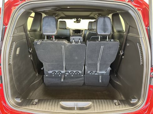 Used 2025 Chrysler Pacifica Select image 15