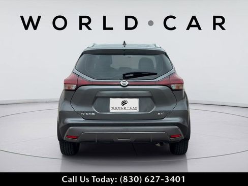 Used 2021 Nissan Kicks SV FWD image 12