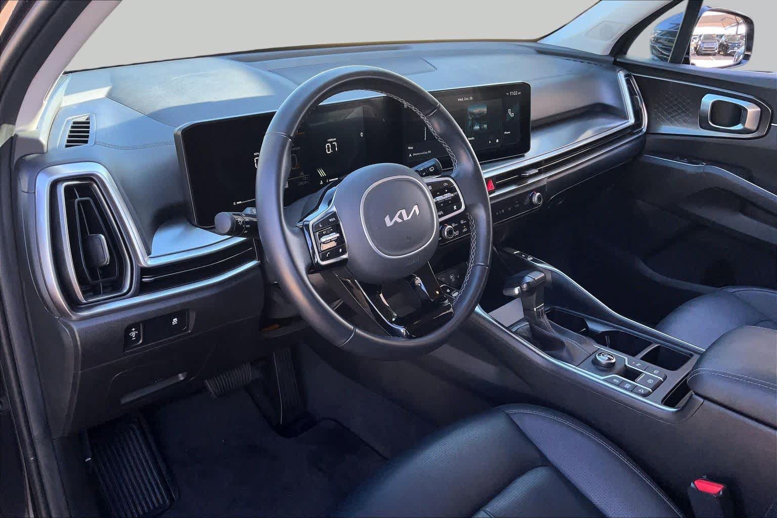 Used 2025 Kia Sorento S FWD image 15