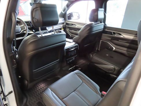New 2026 Jeep Grand Wagoneer Limited w/ HD Trailer Tow Package AWD/4WD image 20