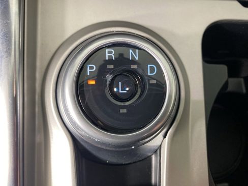 Used 2022 Ford Explorer XLT w/ Equipment Group 202A image 23