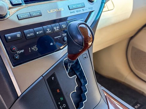 Used 2013 Lexus RX 450h AWD w/ Navigation Pkg image 19