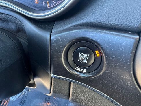 Used 2016 Jeep Grand Cherokee Limited image 25