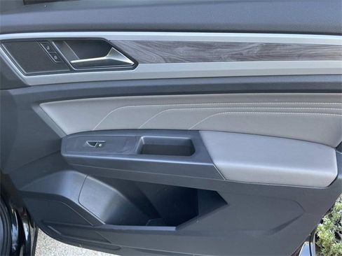 Used 2023 Volkswagen Atlas Cross Sport SE image 25