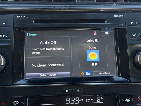 Used 2018 Toyota Avalon XLE image 21