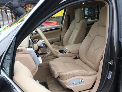 Used 2016 Porsche Cayenne image 14