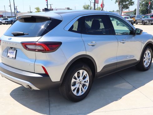 Used 2024 Ford Escape Active AWD/4WD image 5