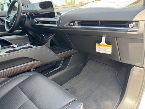 New 2026 Cadillac Vistiq Sport w/ LPO, Floor Liner Package AWD/4WD image 13