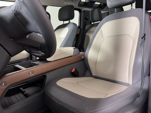 Used 2024 Land Rover Defender 110 X image 13