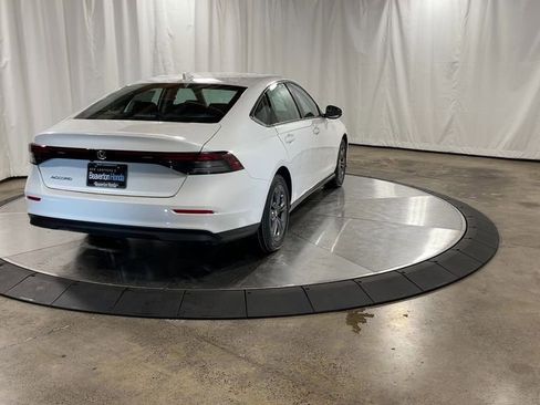 Used 2023 Honda Accord EX image 9